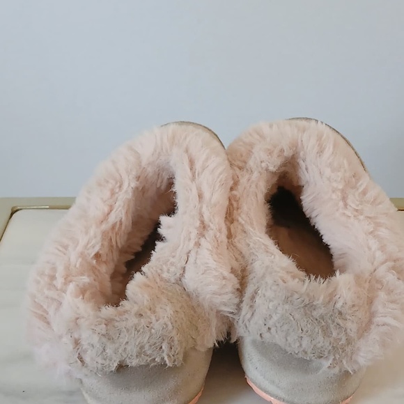 Sorel Beige Suede Boots with Faux Fur Trim Size 10. - Picture 5 of 8